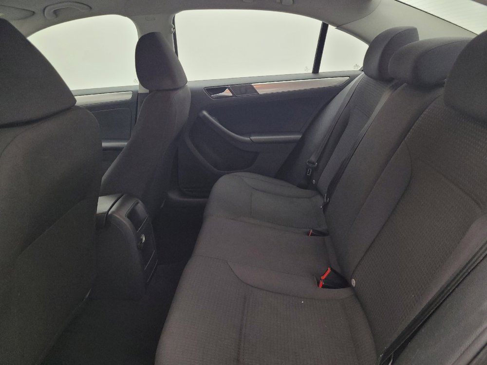 Used 2015 Volkswagen Jetta SE FWD image 18