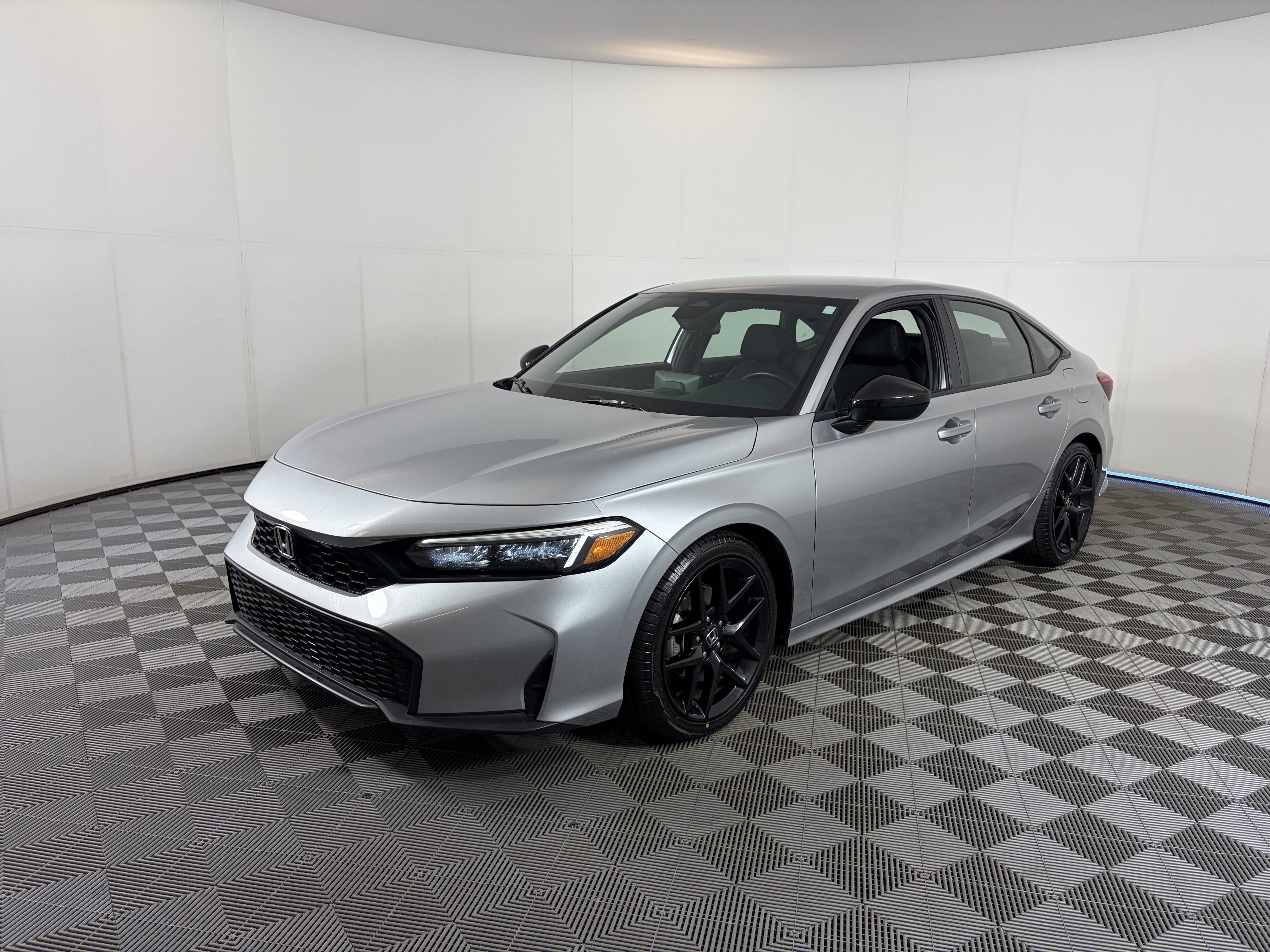 Used 2025 Honda Civic Sport image 2