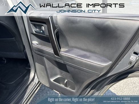 Used 2024 Toyota 4Runner TRD Off-Road Premium AWD/4WD image 39