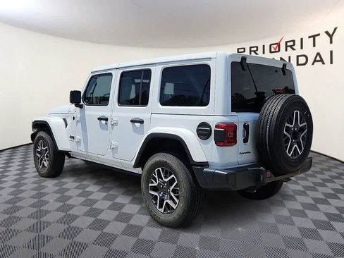 Used 2025 Jeep Wrangler Unlimited Sahara AWD/4WD image 6