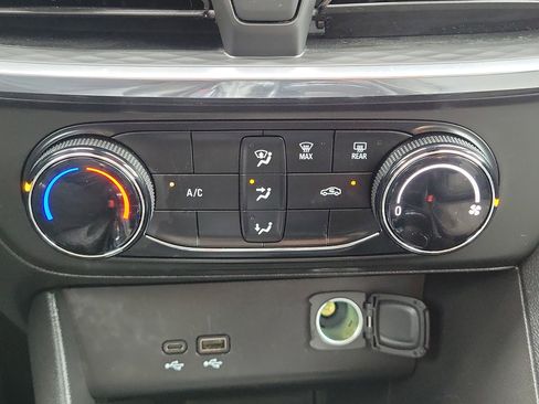 Used 2025 Buick Encore GX Preferred FWD image 27