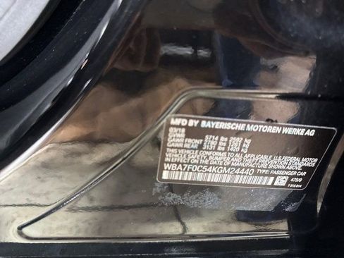 Used 2019 BMW 750i image 10