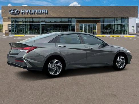 New 2025 Hyundai Elantra Sport image 9
