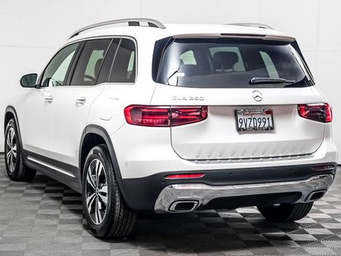 Used 2026 Mercedes-Benz GLB 250 image 2