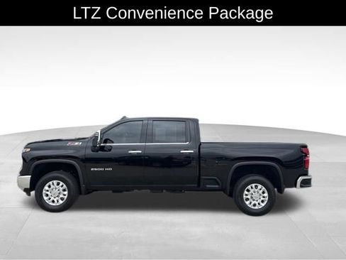 Used 2025 Chevrolet Silverado 2500 LTZ w/ LTZ Convenience Package AWD/4WD image 5