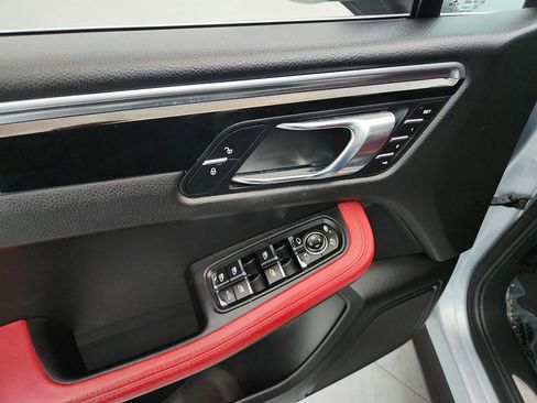 Used 2016 Porsche Macan S AWD/4WD image 22