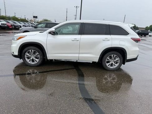 Used 2015 Toyota Highlander XLE AWD/4WD image 7