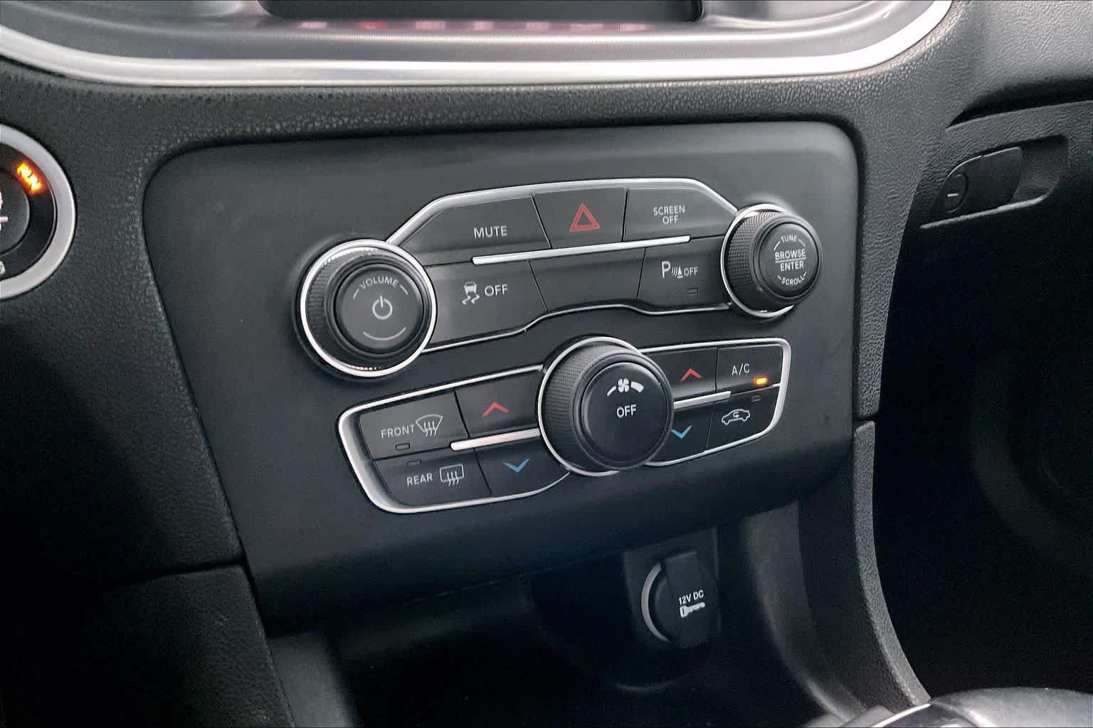 Used 2019 Dodge Charger SXT RWD image 34