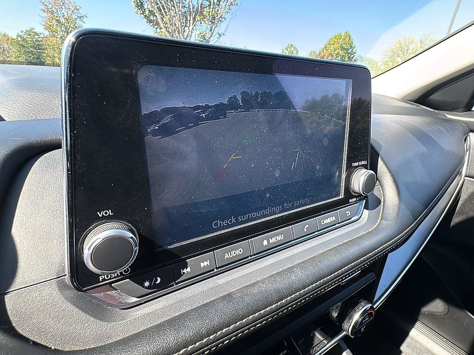 Certified 2025 Nissan Rogue SV AWD/4WD image 16
