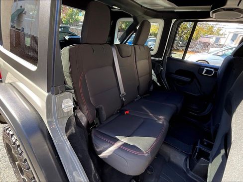 Used 2023 Jeep Wrangler Unlimited Rubicon image 25