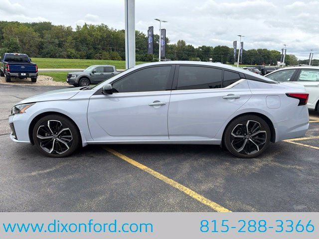 Used 2024 Nissan Altima 2.5 SR w/ SR Premium Package FWD image 6