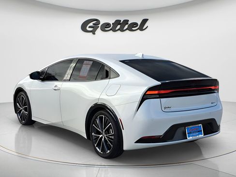 Used 2023 Toyota Prius XLE image 4