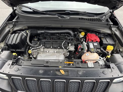 Used 2021 Jeep Renegade Latitude image 31