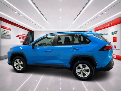 Used 2021 Toyota RAV4 LE AWD/4WD image 4