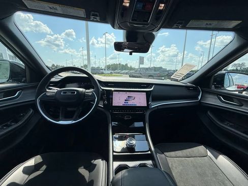 New 2026 Jeep Grand Cherokee Altitude RWD image 7