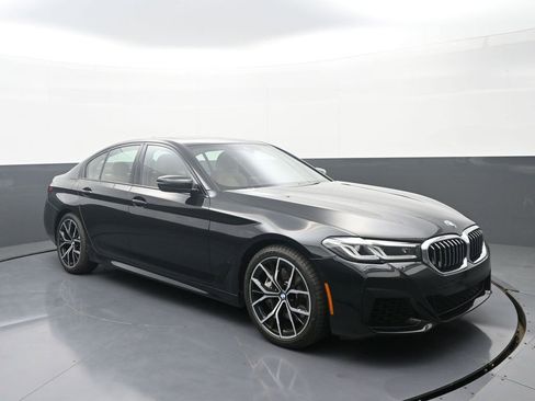 Used 2023 BMW 540i xDrive w/ M Sport Package AWD/4WD image 3