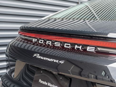 Certified 2025 Porsche Panamera 4 w/ Premium Package AWD/4WD image 20