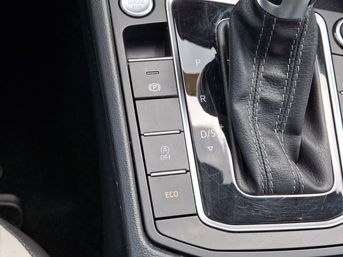Used 2019 Volkswagen Jetta R-Line w/ R-Line Cold Weather Package FWD image 30