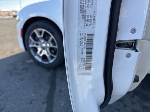 Used 2016 Dodge Charger SXT w/ AWD Plus Group image 32