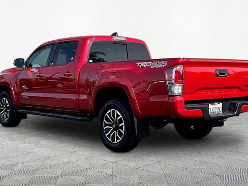 Used 2022 Toyota Tacoma TRD Sport w/ TRD Premium Sport Package AWD/4WD image 4