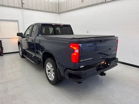 Used 2020 Chevrolet Silverado 1500 Custom w/ Custom Value Package AWD/4WD image 4