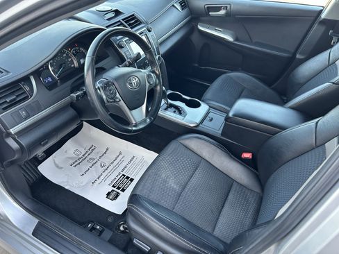 Used 2014 Toyota Camry SE FWD image 13
