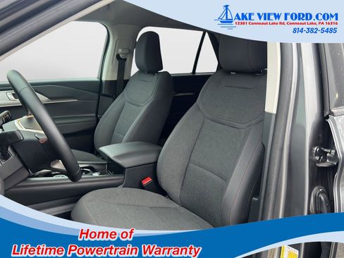Used 2025 Ford Explorer Active AWD/4WD image 18