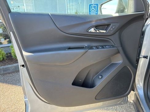 Used 2024 Chevrolet Equinox LT AWD/4WD image 9