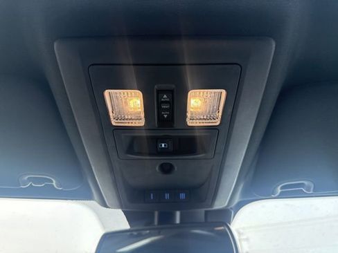 Used 2016 RAM 1500 Limited image 27