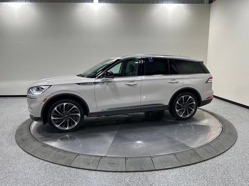 Used 2022 Lincoln Aviator Reserve w/ Equipment Group 201A AWD/4WD image 9