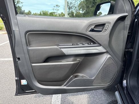 Used 2020 Chevrolet Colorado LT w/ Redline Special Edition RWD image 17