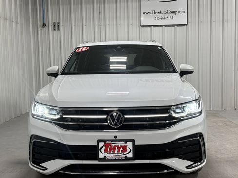 Used 2022 Volkswagen Tiguan SEL R-Line image 22