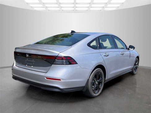 New 2025 Honda Accord SE image 7
