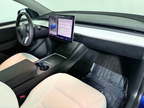 Used 2023 Tesla Model Y AWD image 26