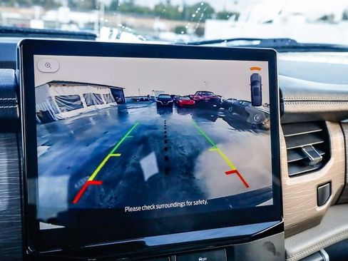 Used 2023 Ford Expedition Limited image 26