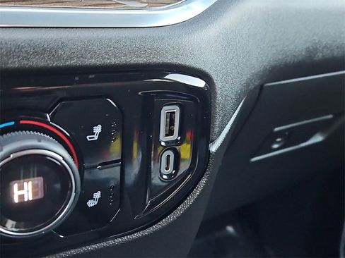 Used 2022 Chevrolet Silverado 1500 LT image 19