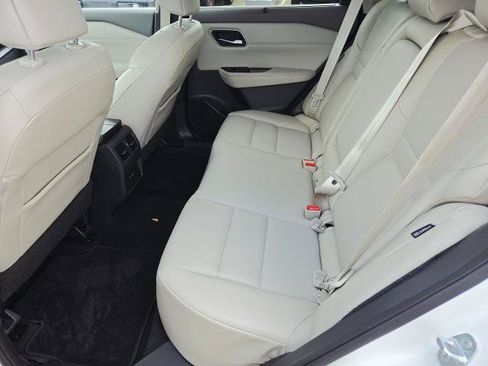 Certified 2021 Nissan Rogue SV w/ Premium Package FWD image 18