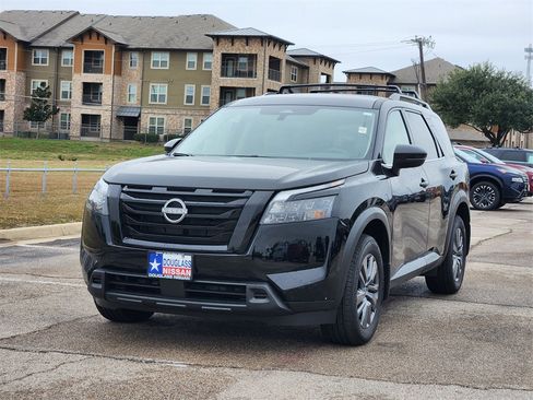 New 2025 Nissan Pathfinder SV w/ Black Appearance Package image 2