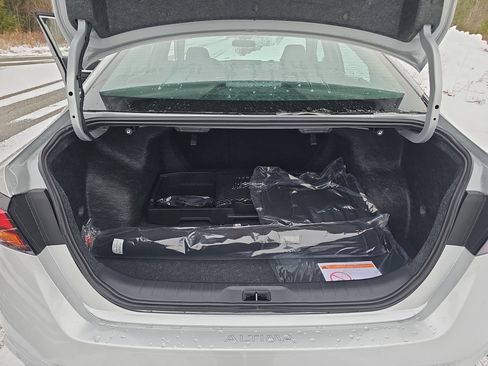 New 2025 Nissan Altima 2.5 SL image 16