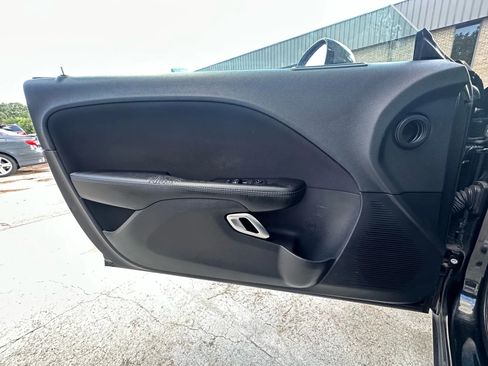 Used 2019 Dodge Challenger SXT image 15