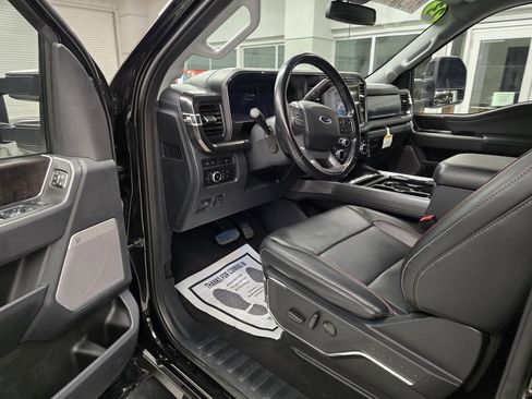 Used 2023 Ford F350 Lariat image 19