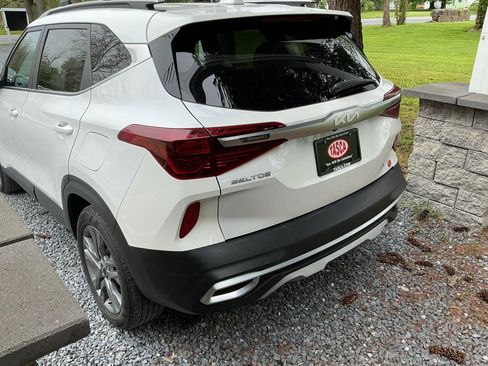 Used 2023 Kia Seltos S AWD/4WD image 7