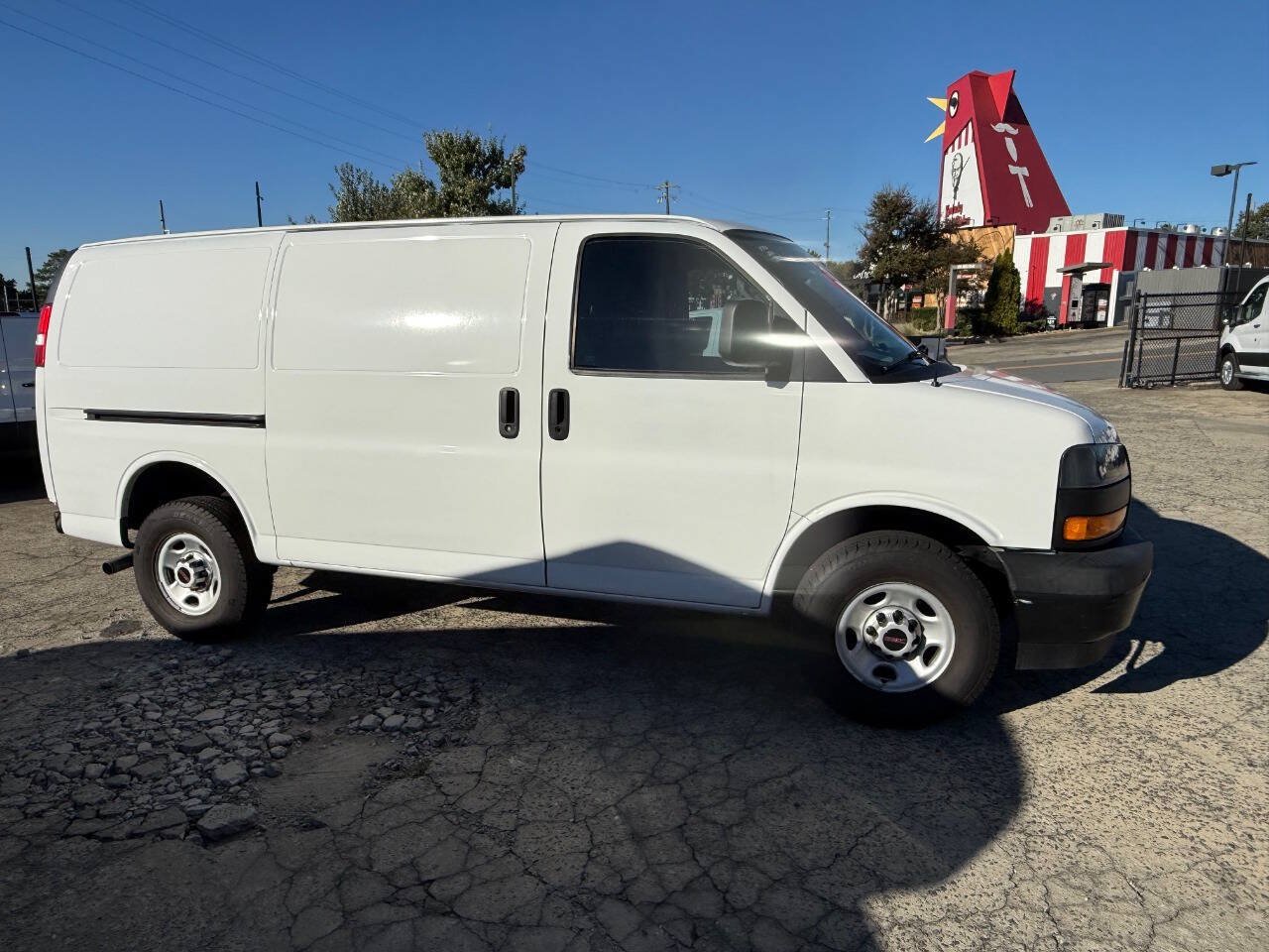 Used 2020 GMC Savana 3500 w/ Driver Convenience Package RWD image 3