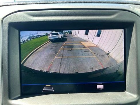 Used 2020 Chevrolet Silverado 1500 Custom w/ Custom Value Package AWD/4WD image 27