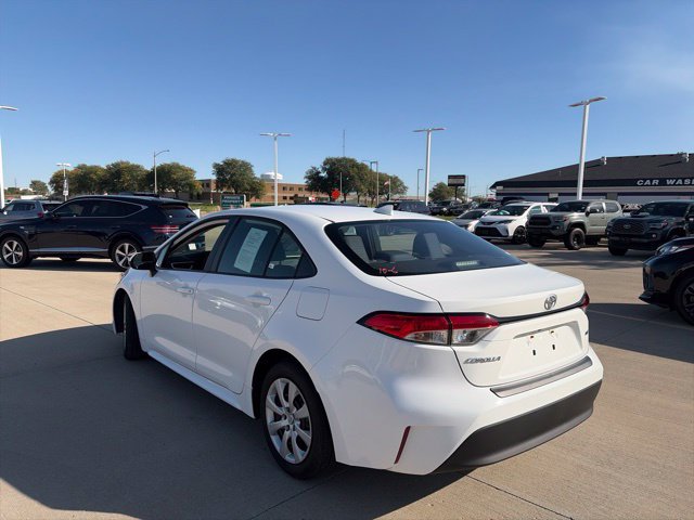 Used 2024 Toyota Corolla LE FWD image 5