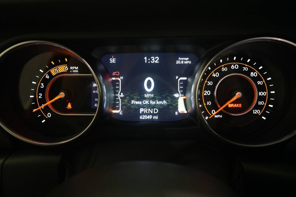 Used 2022 Jeep Wrangler Unlimited Sahara w/ LED Lighting Group AWD/4WD image 2