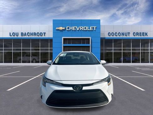 Used 2024 Toyota Corolla LE FWD image 3