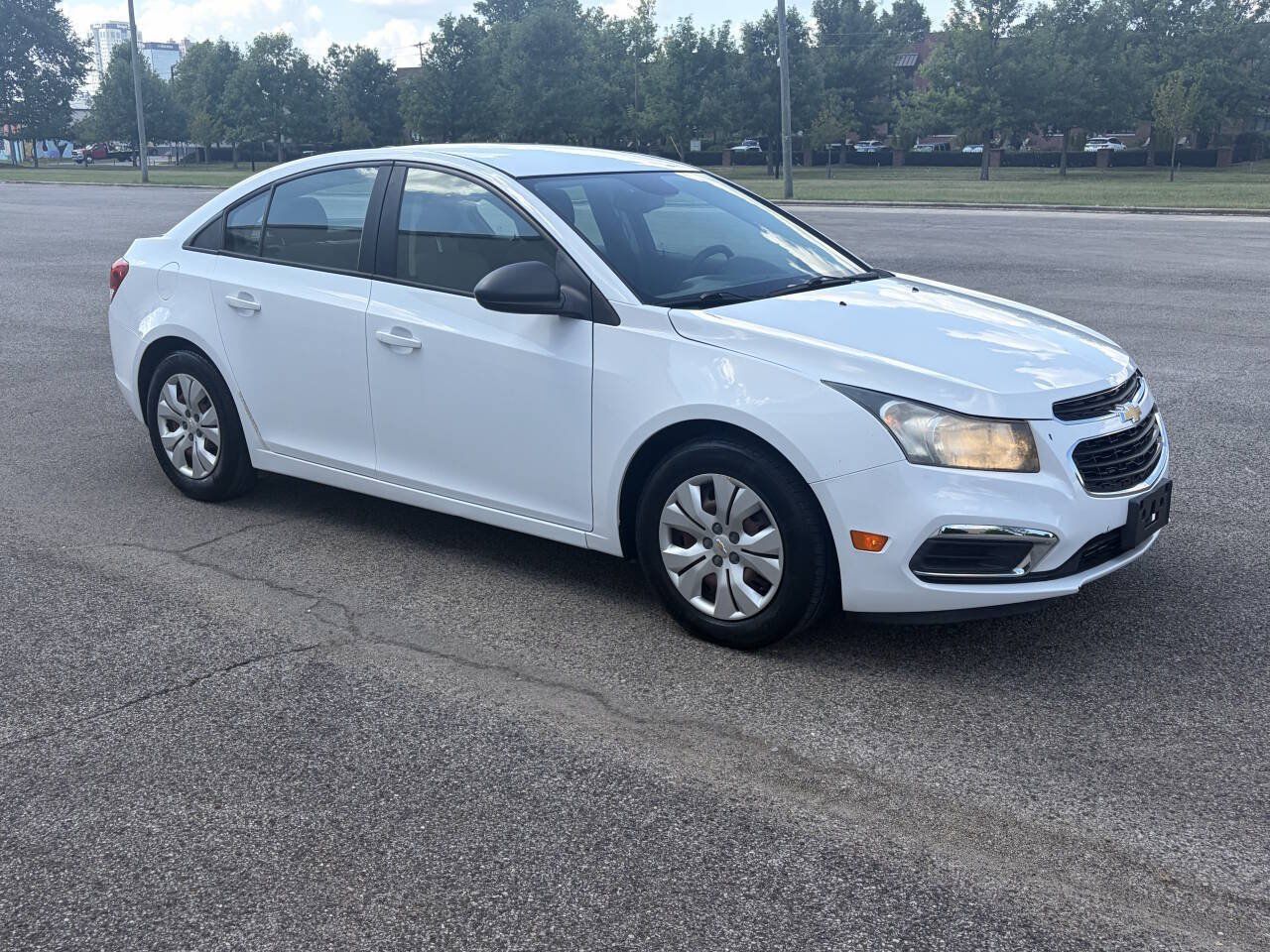 Used 2016 Chevrolet Cruze LS FWD image 3