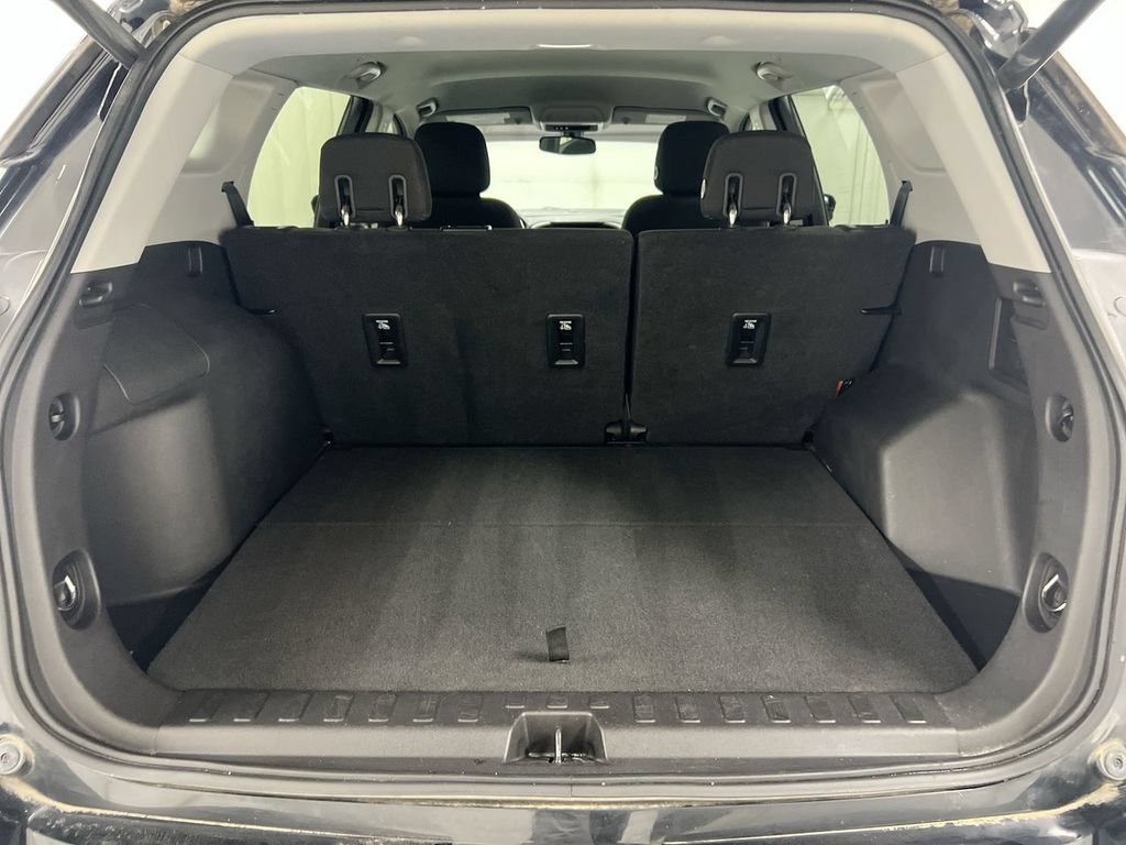 Used 2019 GMC Terrain SLE w/ Driver Convenience Package FWD image 23