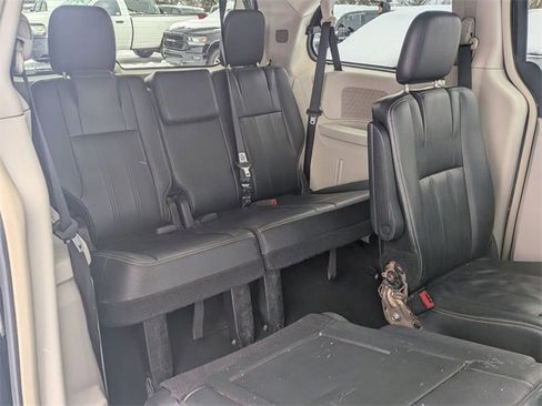 Used 2014 Chrysler Town & Country Touring image 23